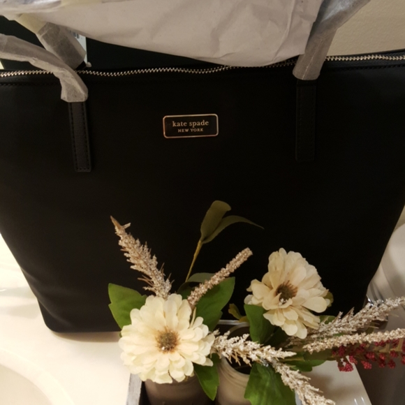 kate spade Handbags - Kate Spade Tote